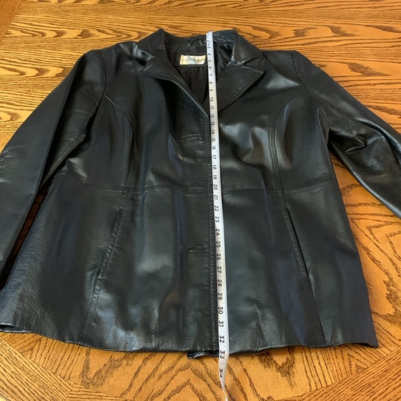 Worthington black women’s genuine leather jacket. - Picture 9 of 14